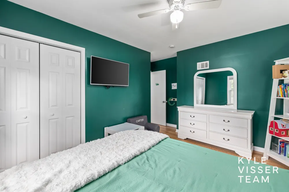 3030 Cascade Road SE East Grand Rapids, MI 49506