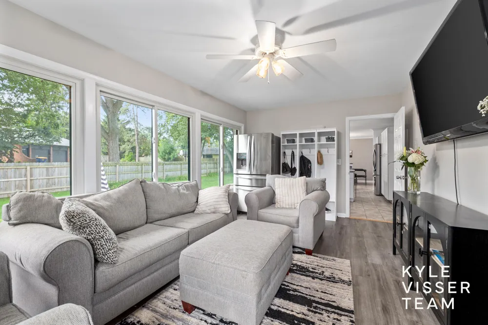 3030 Cascade Road SE East Grand Rapids, MI 49506