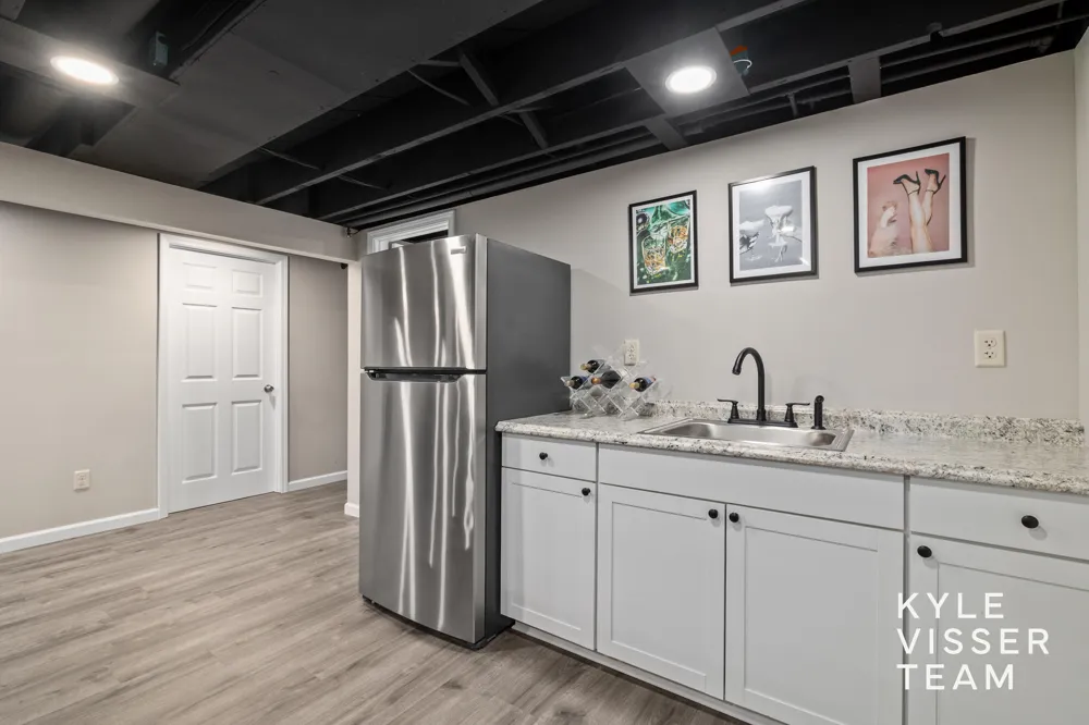 3030 Cascade Road SE East Grand Rapids, MI 49506