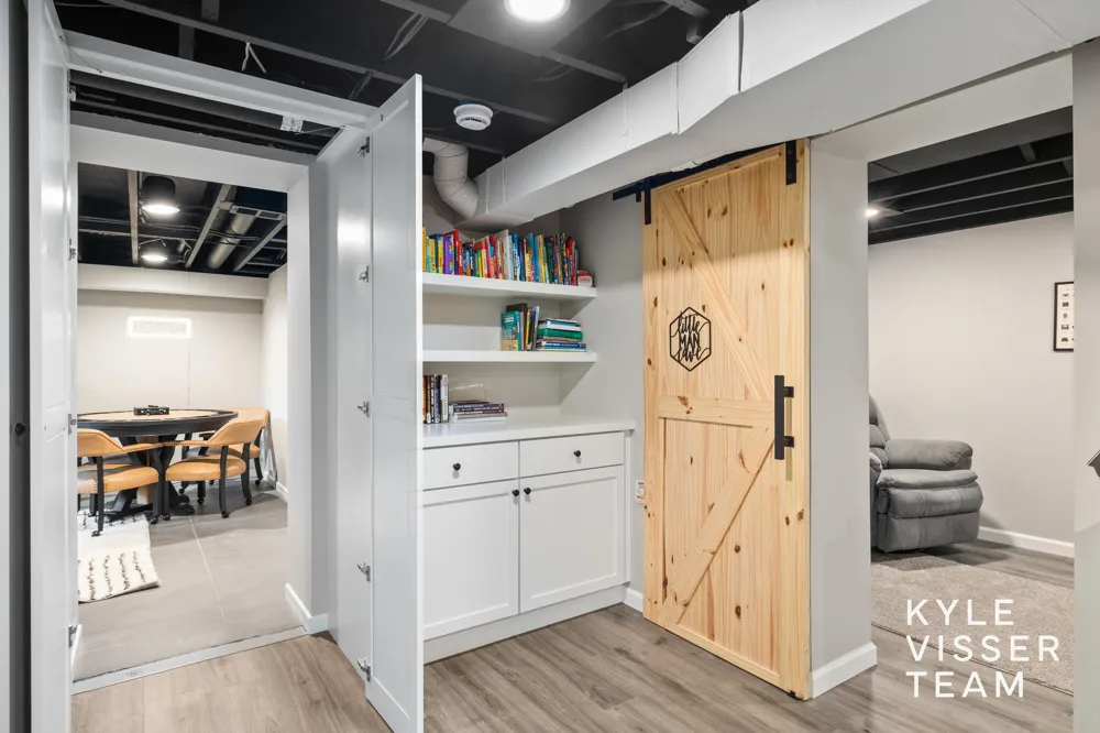 3030 Cascade Road SE East Grand Rapids, MI 49506