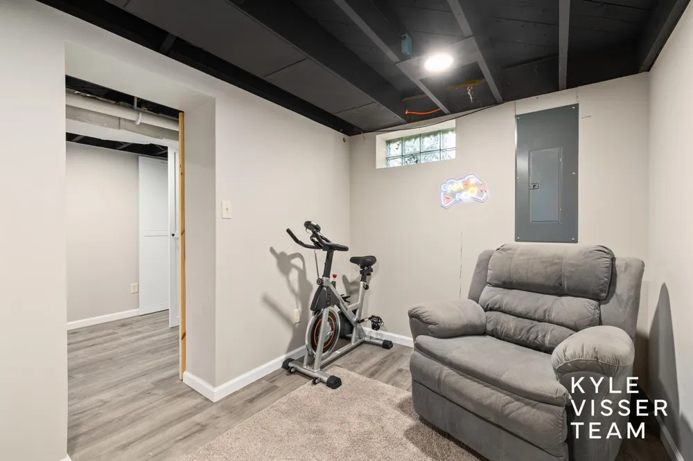 3030 Cascade Road SE East Grand Rapids, MI 49506
