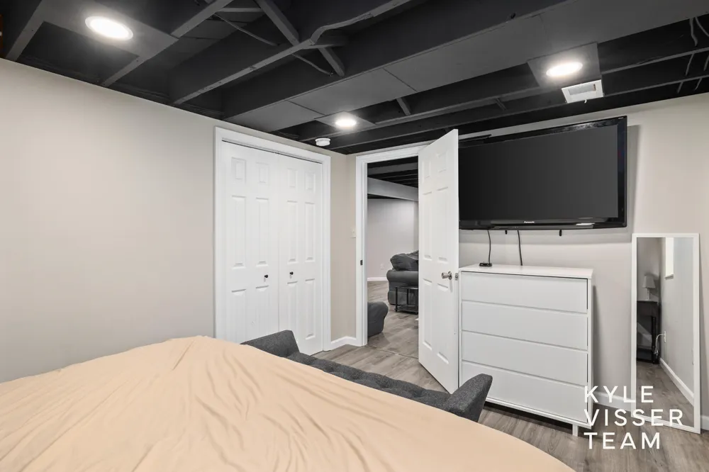 3030 Cascade Road SE East Grand Rapids, MI 49506