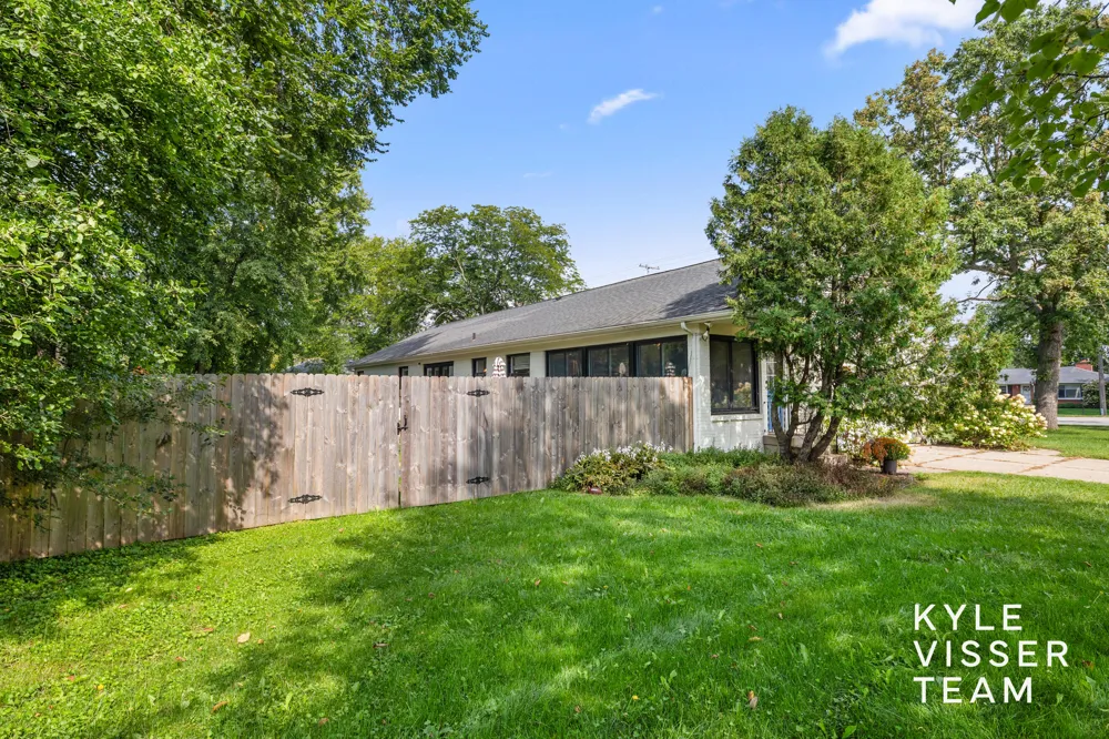 3030 Cascade Road SE East Grand Rapids, MI 49506