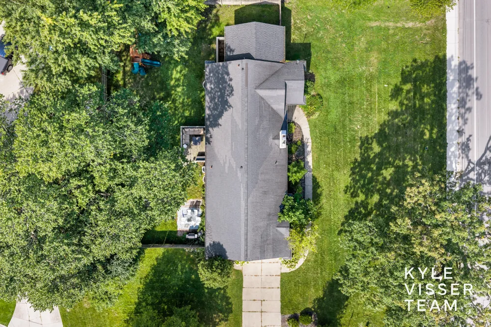 3030 Cascade Road SE East Grand Rapids, MI 49506