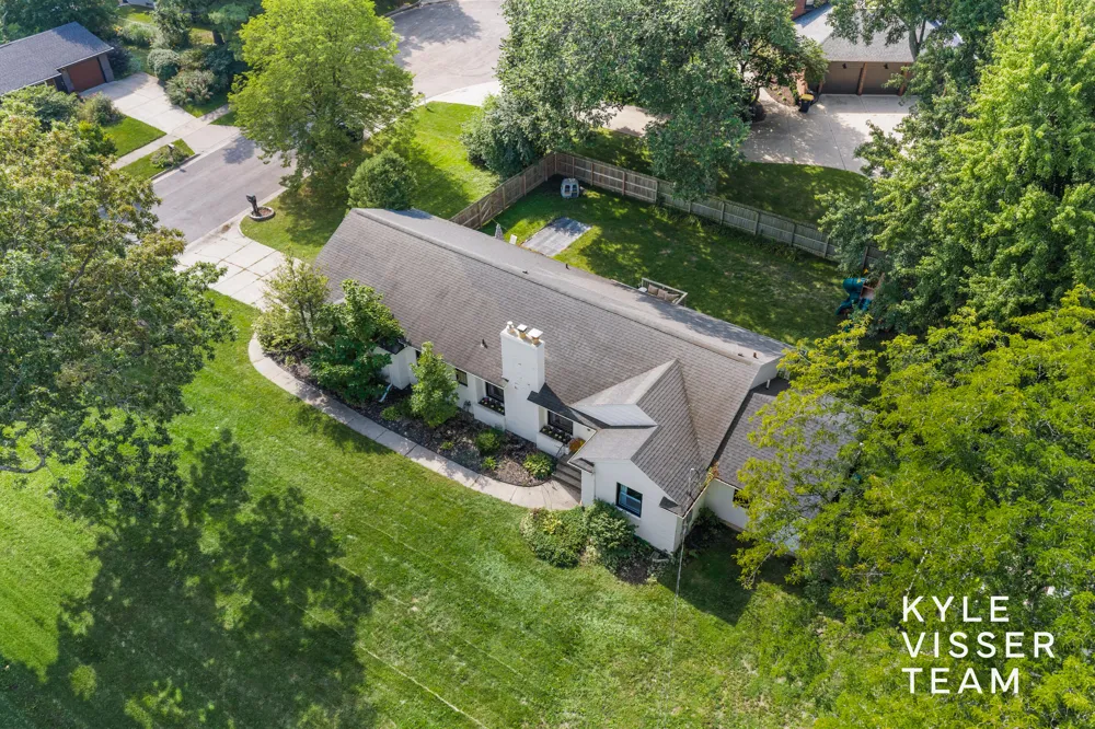 3030 Cascade Road SE East Grand Rapids, MI 49506