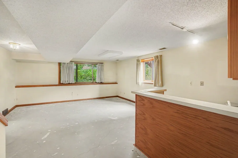 559 Spring Lane Holland, MI 49423