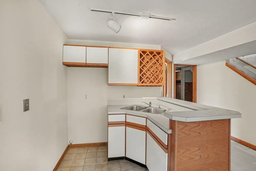559 Spring Lane Holland, MI 49423