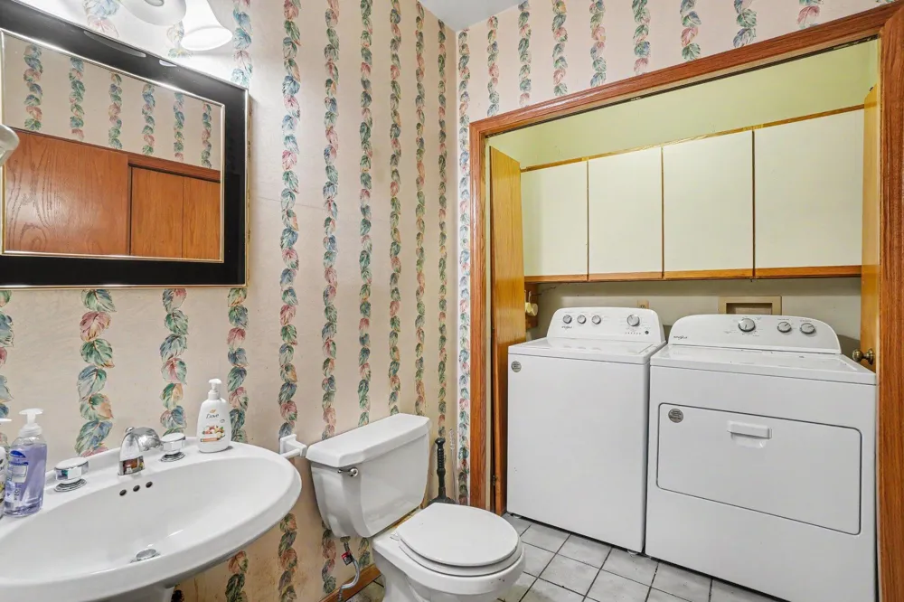 559 Spring Lane Holland, MI 49423