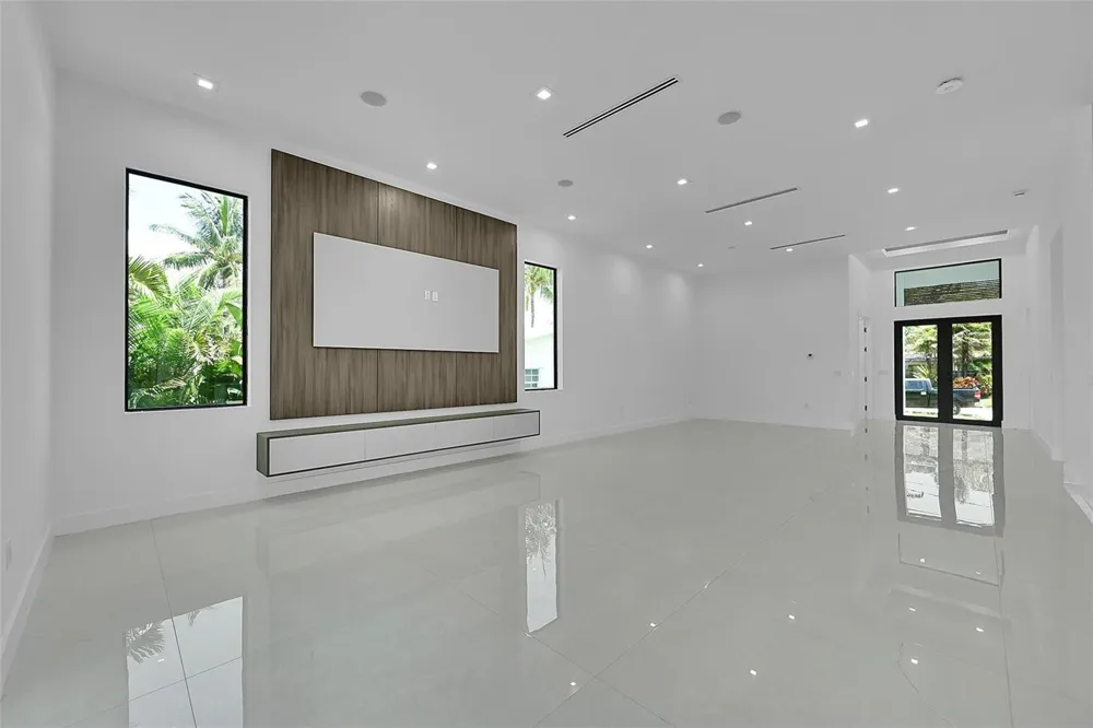 656 NW 21st Street Fort Lauderdale, FL 33311