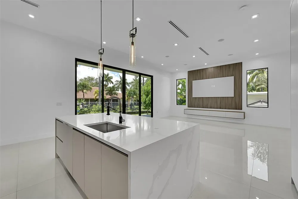 656 NW 21st Street Fort Lauderdale, FL 33311