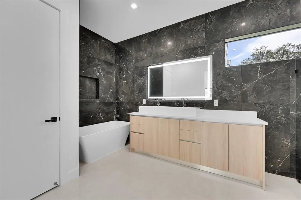 656 NW 21st Street Fort Lauderdale, FL 33311