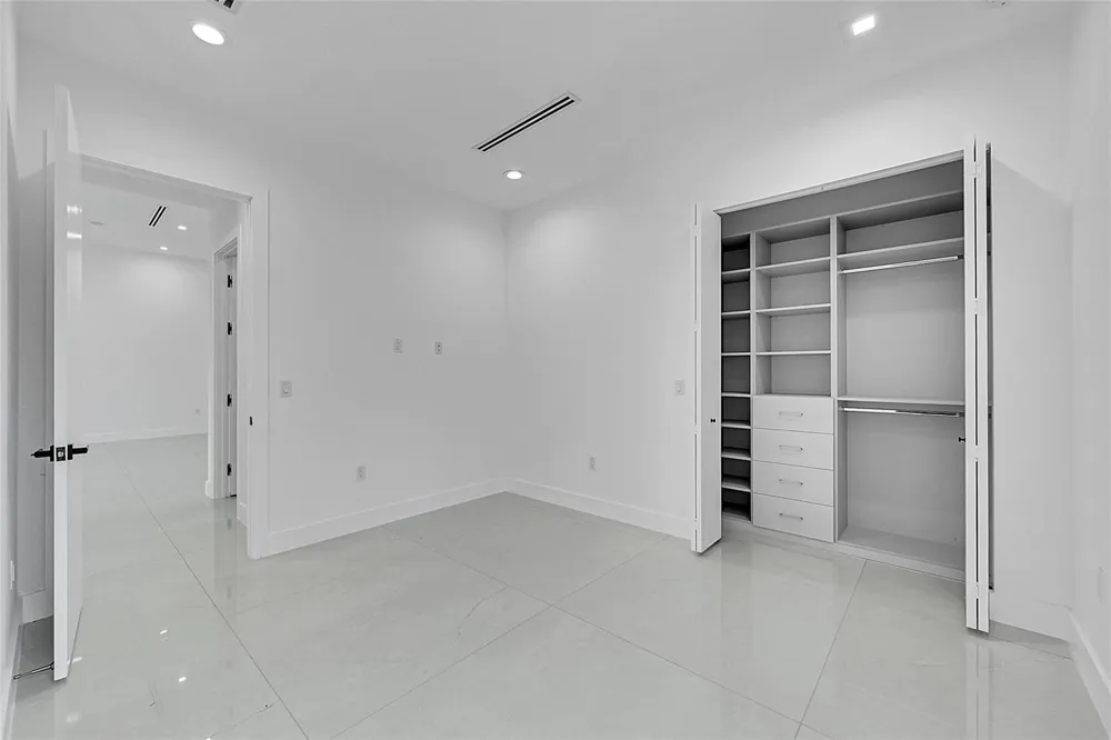 656 NW 21st Street Fort Lauderdale, FL 33311
