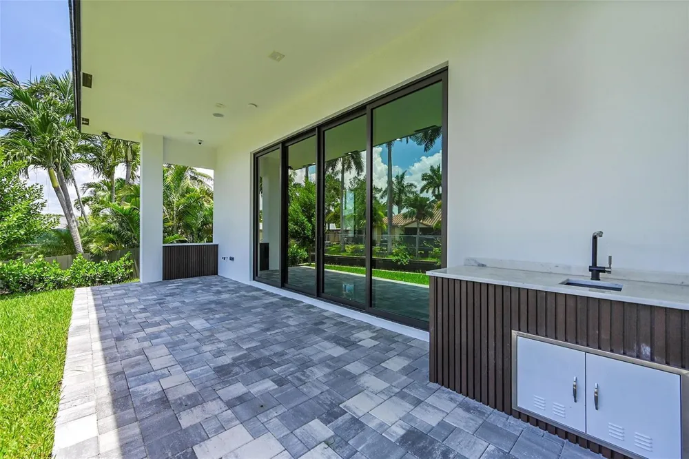656 NW 21st Street Fort Lauderdale, FL 33311