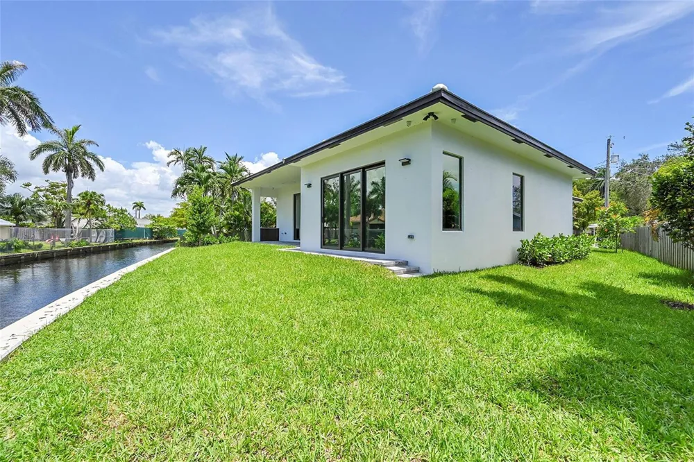 656 NW 21st Street Fort Lauderdale, FL 33311