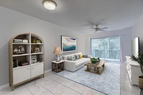 899 SE 2nd Avenue #215