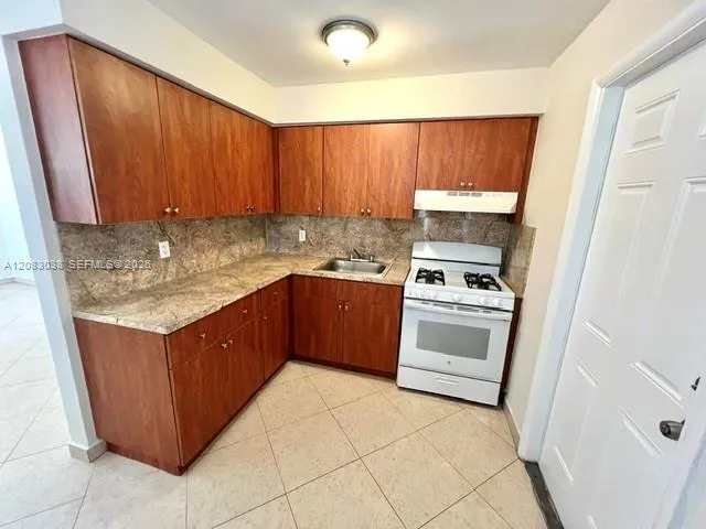 696 NE 85th St #1 Miami, FL 33138