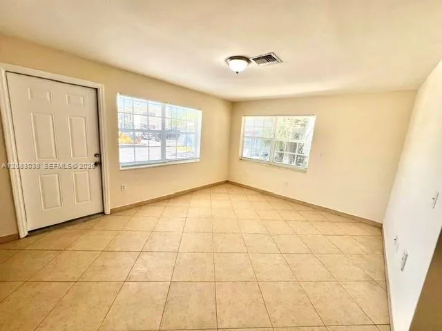 696 NE 85th St #1 Miami, FL 33138