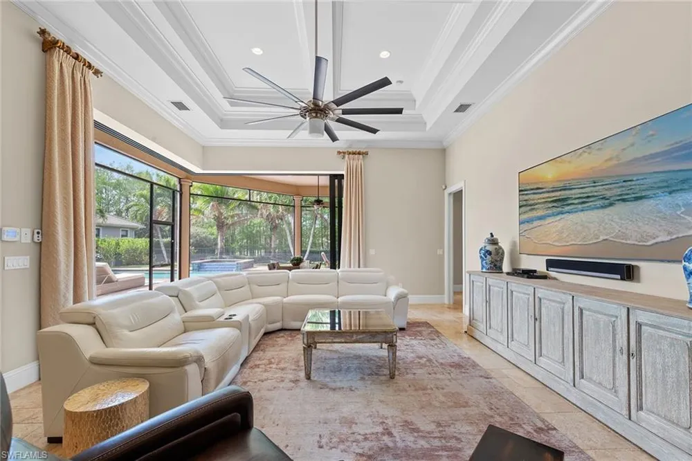 6081 Tamworth Court Naples, FL 34119