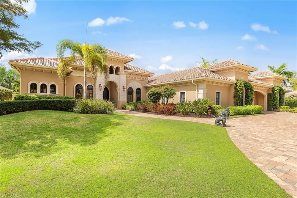 6081 Tamworth Court Naples, FL 34119
