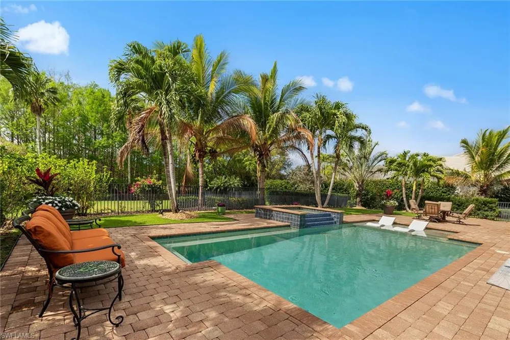 6081 Tamworth Court Naples, FL 34119