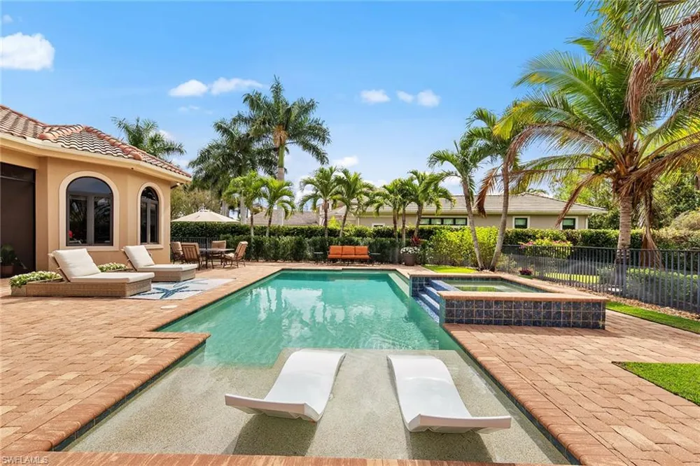 6081 Tamworth Court Naples, FL 34119