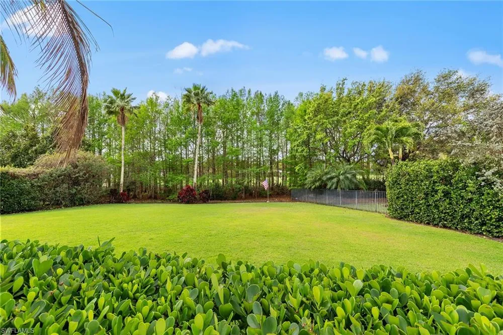 6081 Tamworth Court Naples, FL 34119