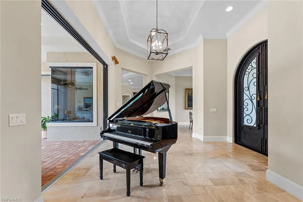 6081 Tamworth Court Naples, FL 34119