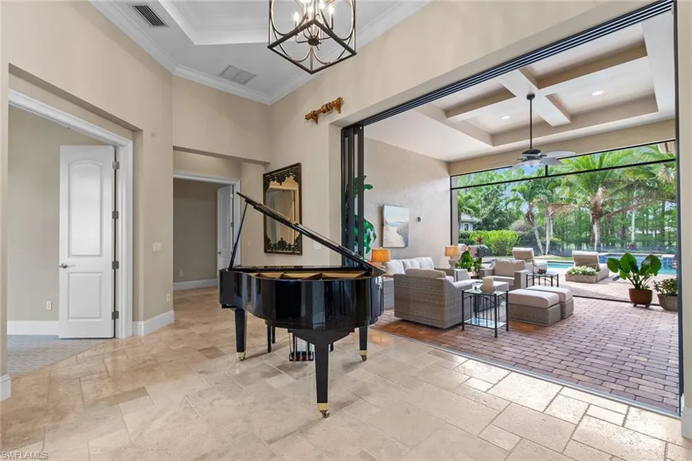 6081 Tamworth Court Naples, FL 34119