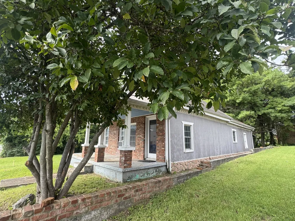210 S Foster Ave Gallatin, TN 37066