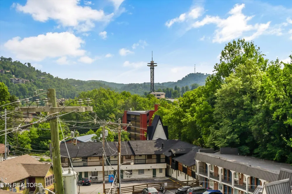 329 Ownby St Gatlinburg, TN 37738