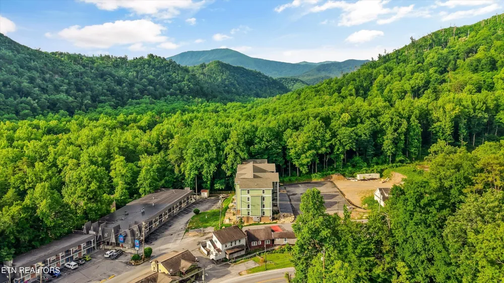 329 Ownby St Gatlinburg, TN 37738