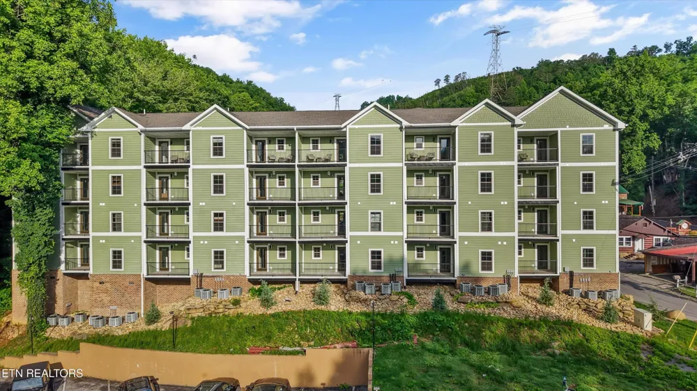 329 Ownby St Gatlinburg, TN 37738