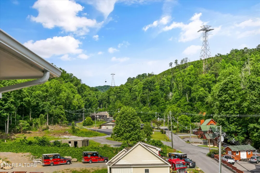329 Ownby St Gatlinburg, TN 37738