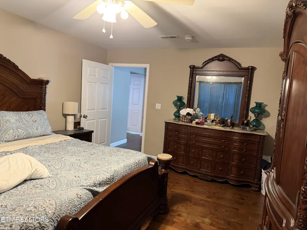 2812 Vicksburg Lane Strawberry Plains, TN 37871