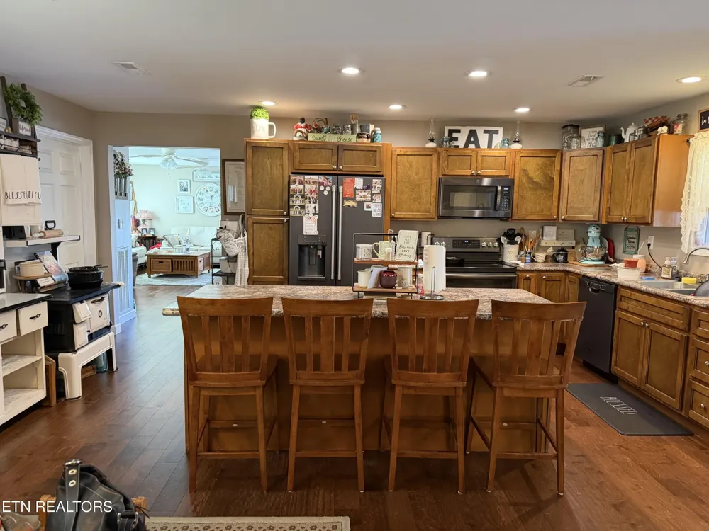 2812 Vicksburg Lane Strawberry Plains, TN 37871