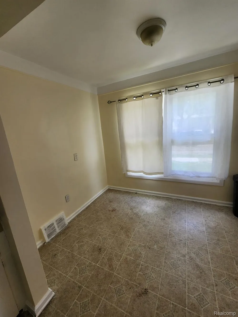 6817 Warwick Street Detroit City, MI 48228