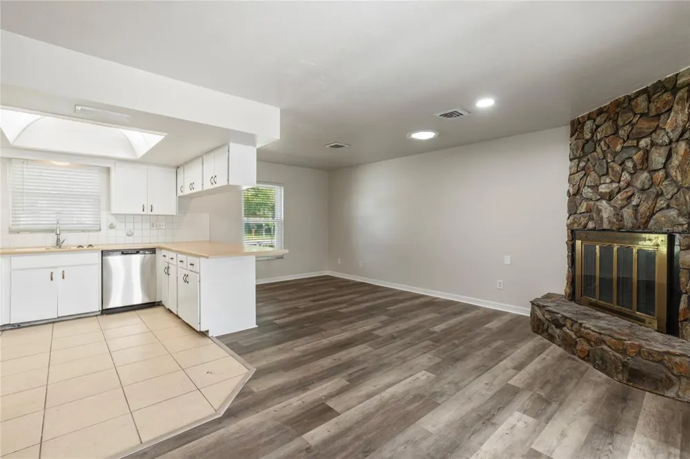 1704 54TH STREET COURT W Bradenton, FL 34209