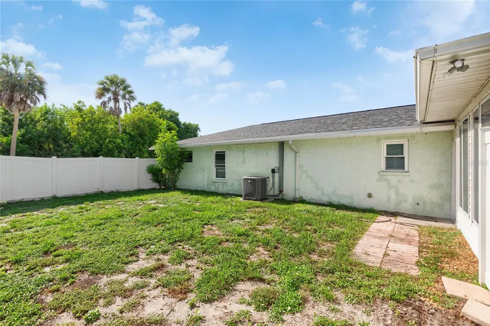 1704 54TH STREET COURT W Bradenton, FL 34209
