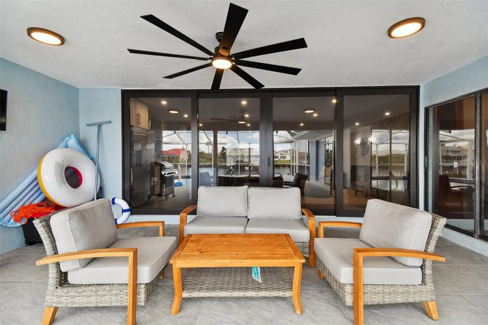 919 CHIPAWAY DRIVE Apollo Beach, FL 33572