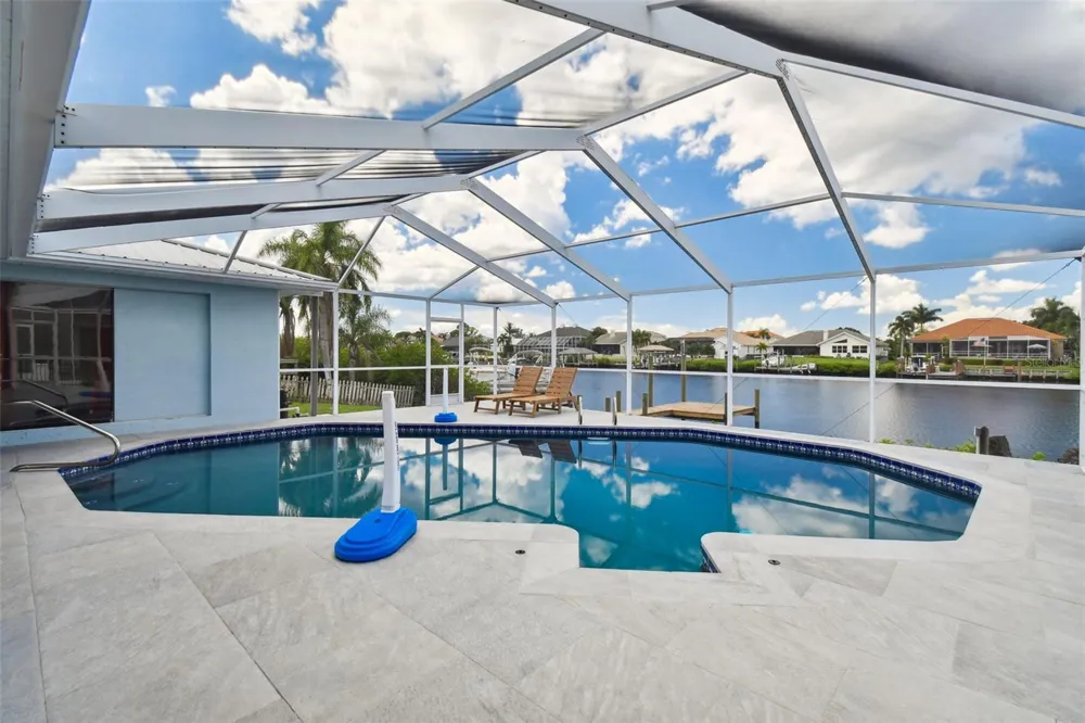 919 CHIPAWAY DRIVE Apollo Beach, FL 33572