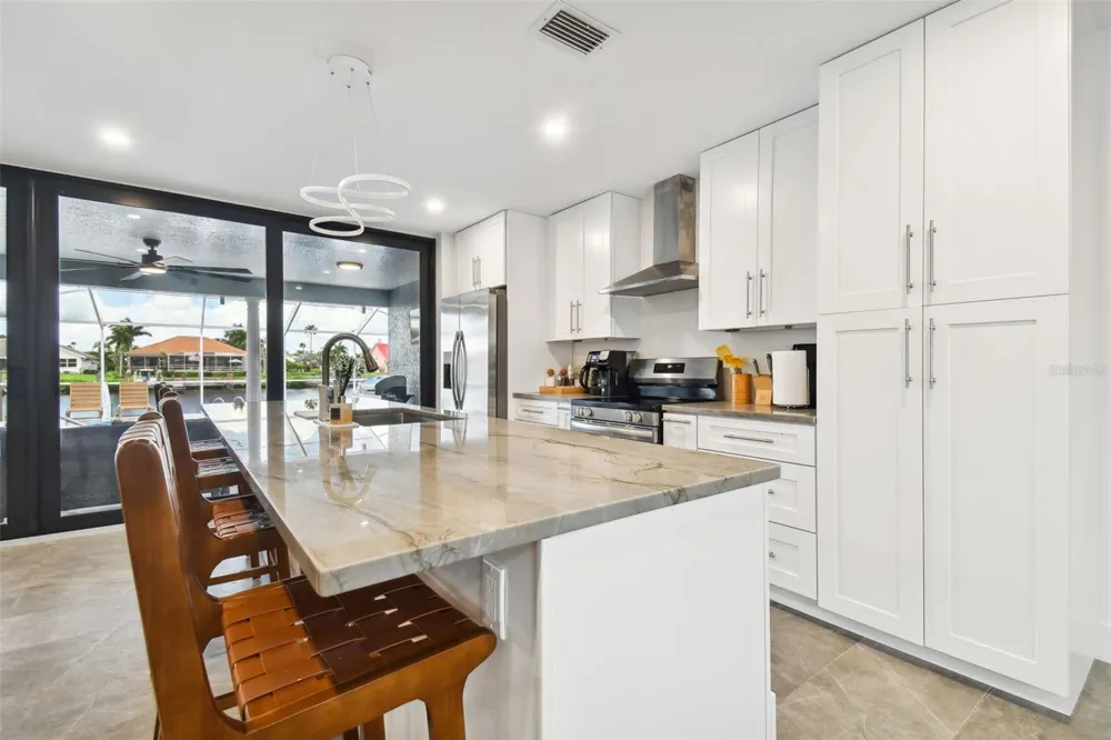 919 CHIPAWAY DRIVE Apollo Beach, FL 33572