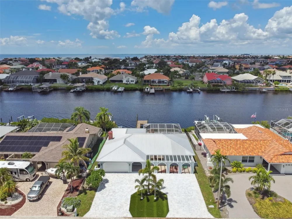 919 CHIPAWAY DRIVE Apollo Beach, FL 33572