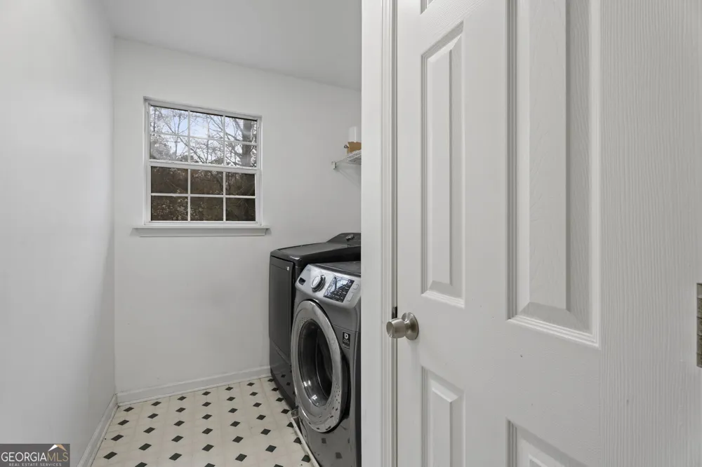2095 Enon Mills DR SW Atlanta, GA 30331