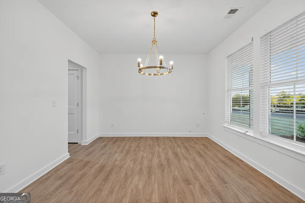 196 Cochin DR Statham, GA 30666