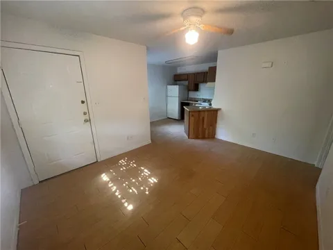 1648 Post Road #4