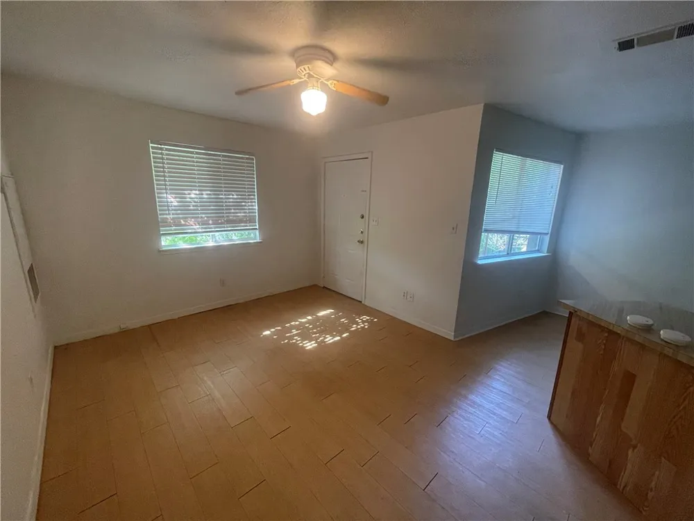 1648 Post Road #4 San Marcos, TX 78666