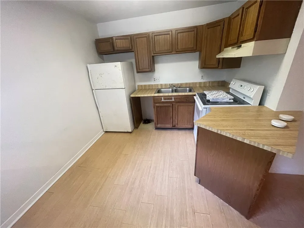 1648 Post Road #4 San Marcos, TX 78666