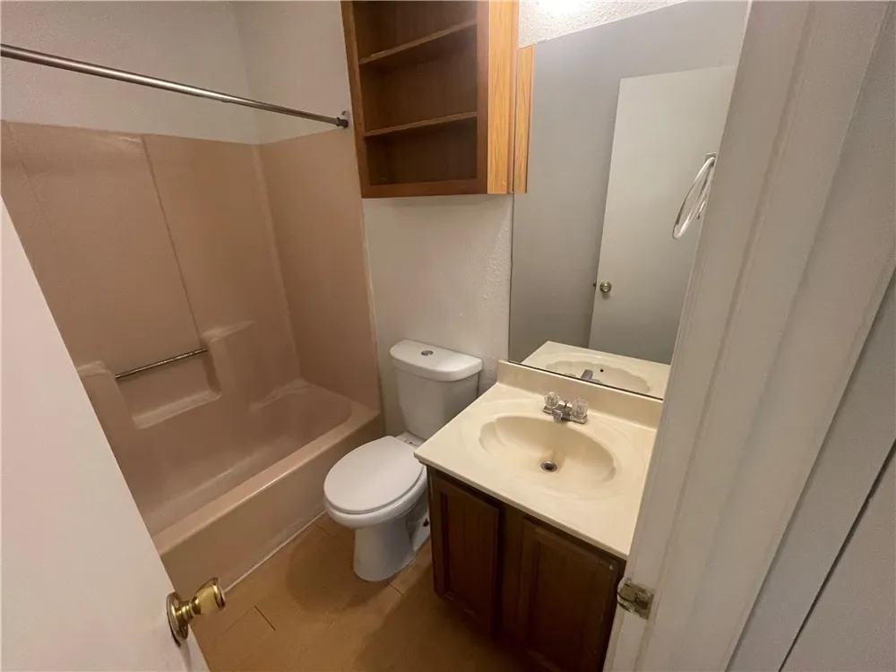 1648 Post Road #4 San Marcos, TX 78666