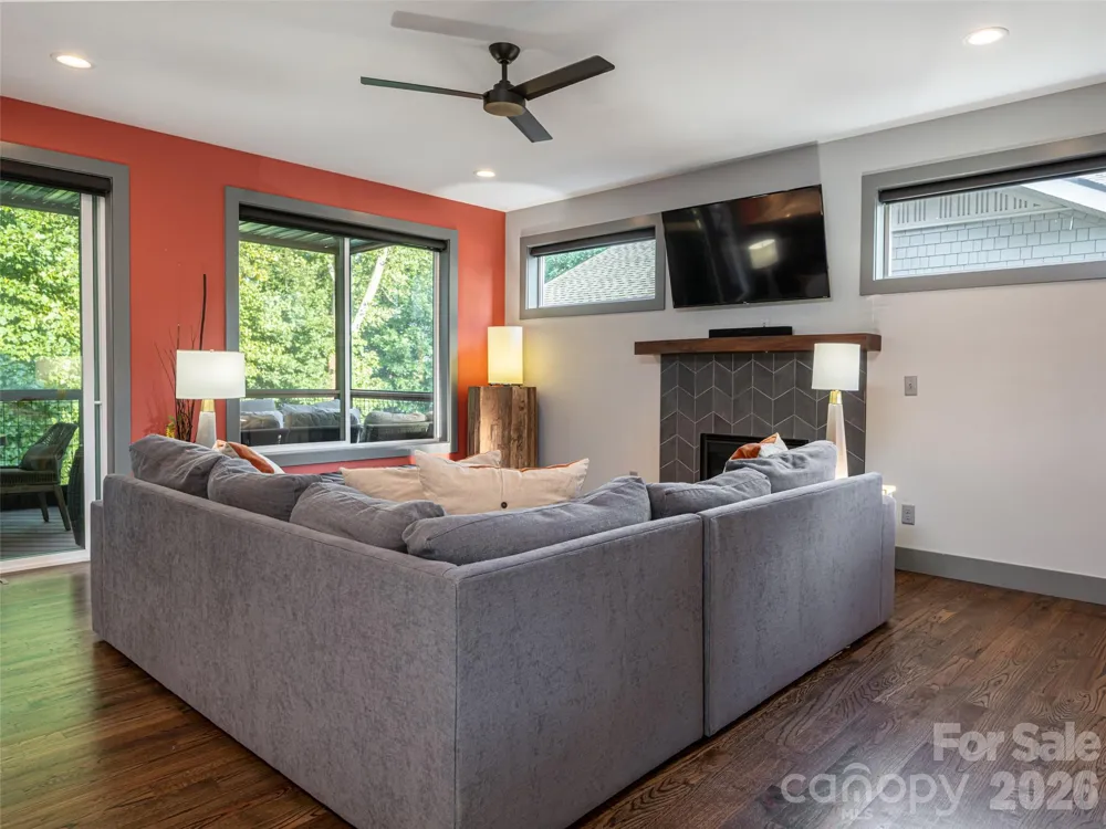 158 Riverview Drive Asheville, NC 28806