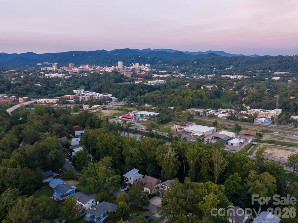 158 Riverview Drive Asheville, NC 28806